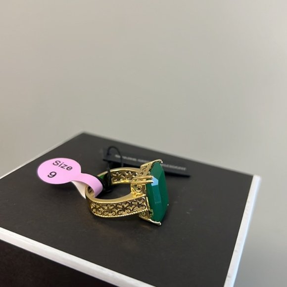 Gemolio Sterling Silver Green Chalcedony Ring size 9 - Picture 4 of 9